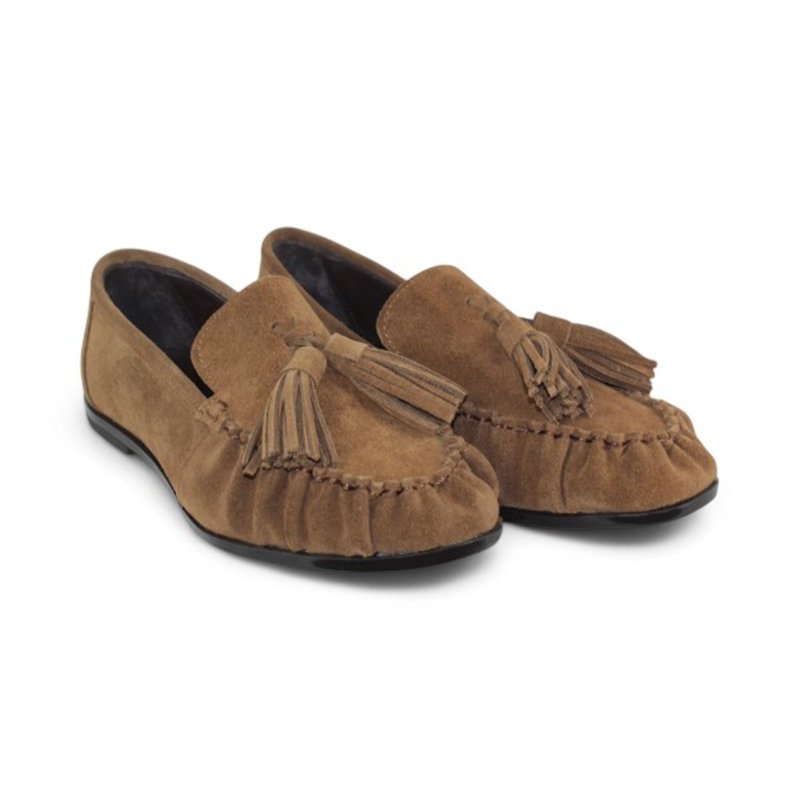 mocasin con borlas