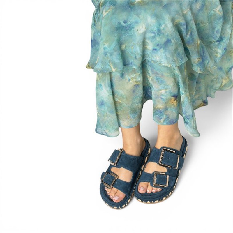 Alma en pena sandalia 2 hebillas tachas azul