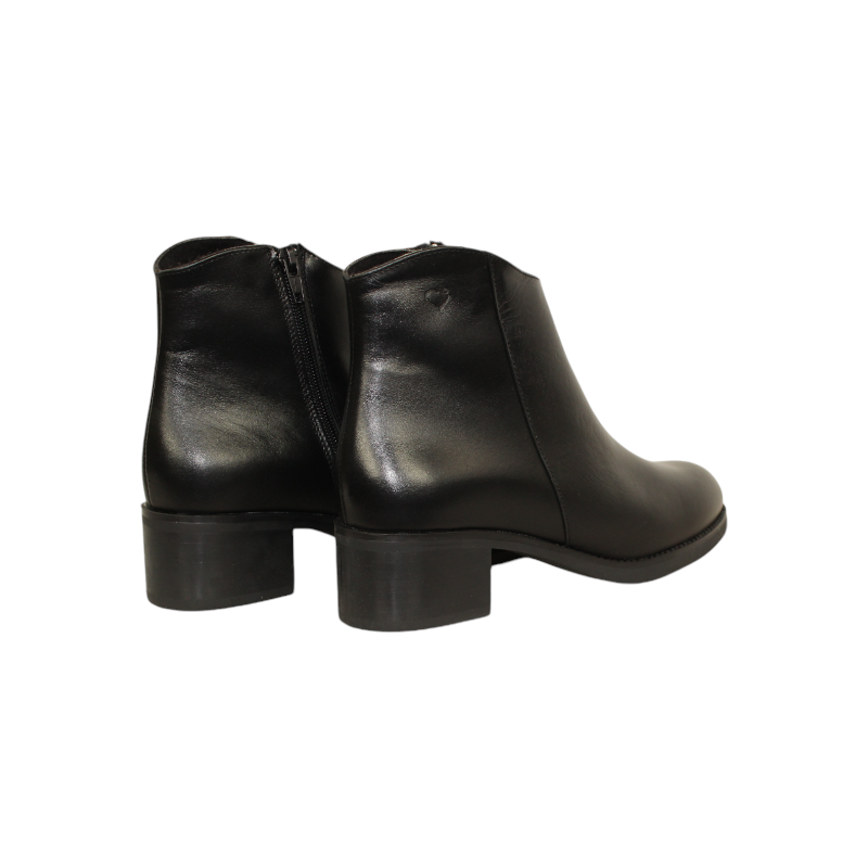 Desiree Krim 1 Negro