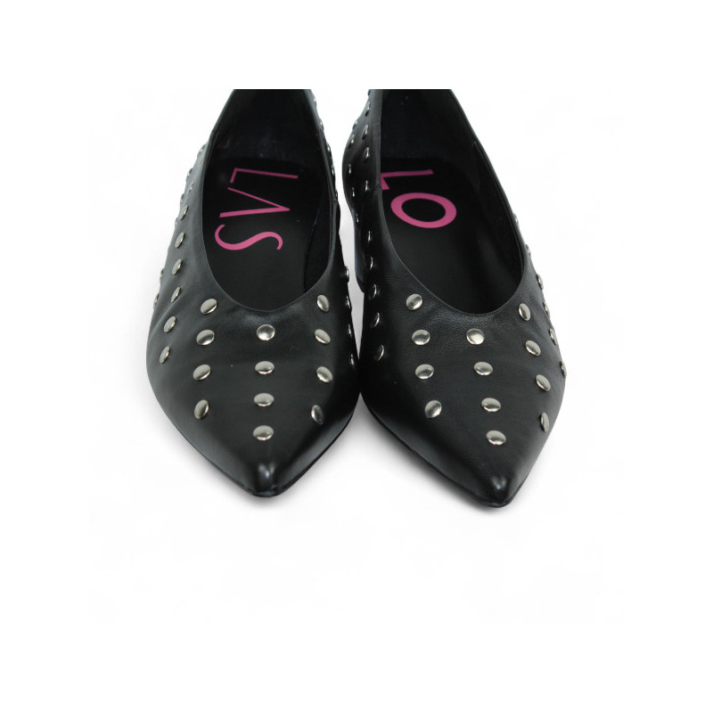 salon tacon geometrico 5 cm con hueco subido y aplicaciones metal con piso goma flexible