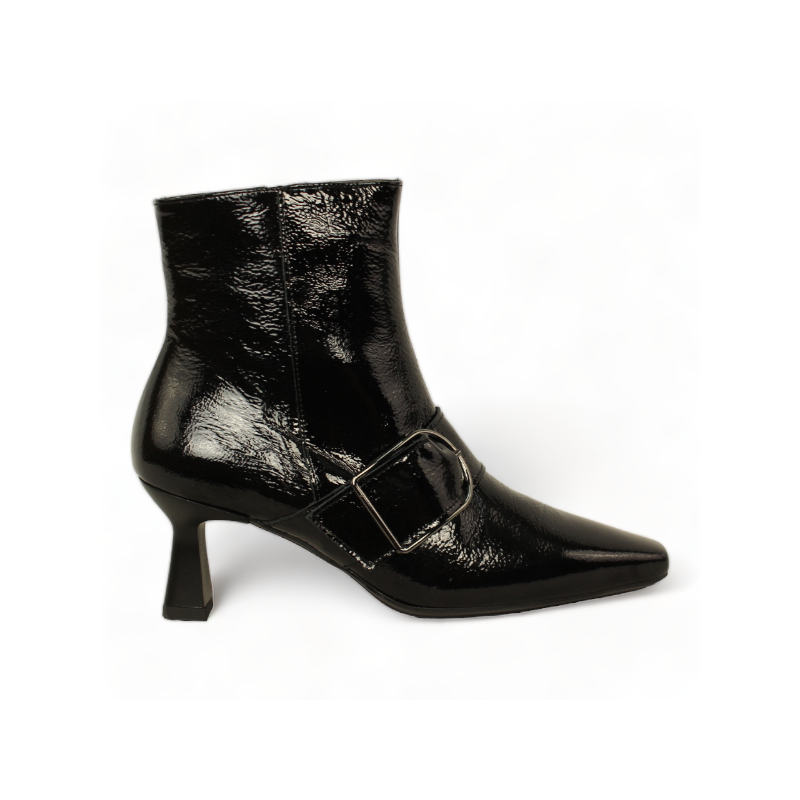 botin con hebilla lateral piso patin flexible fabricado en españa