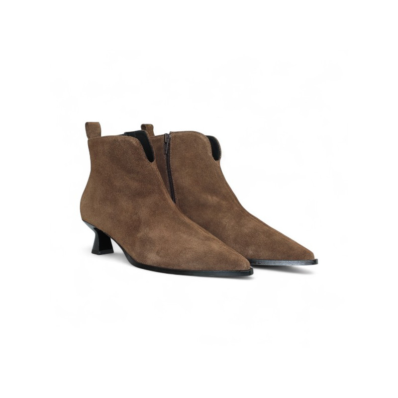 botin tacon fino de 5cm y piso cerco
