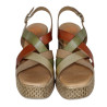 sandalia tiras multicolor en semicuña rafia
