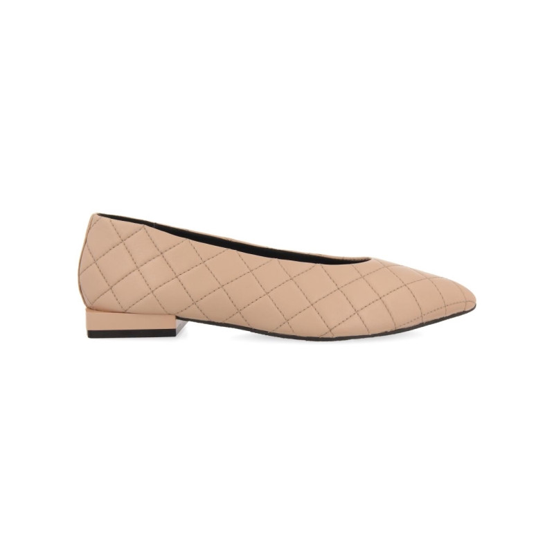 bailarina punta fina con tacon 2cm incrustado y piel con pespuntes modelo sigdal