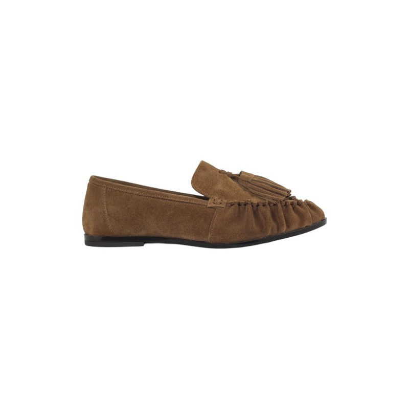 mocasin con borlas