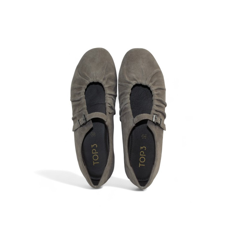 zapato con pulsera y corte fruncido