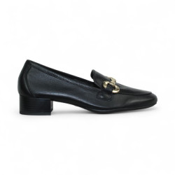 mocasin con estribo y tacon 4 cm