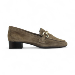 mocasin con estribo y tacon 4 cm