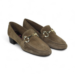 mocasin con estribo y tacon 4 cm