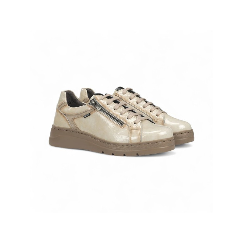 deportivo casual con cremallera lateral y piel charol linea pompas