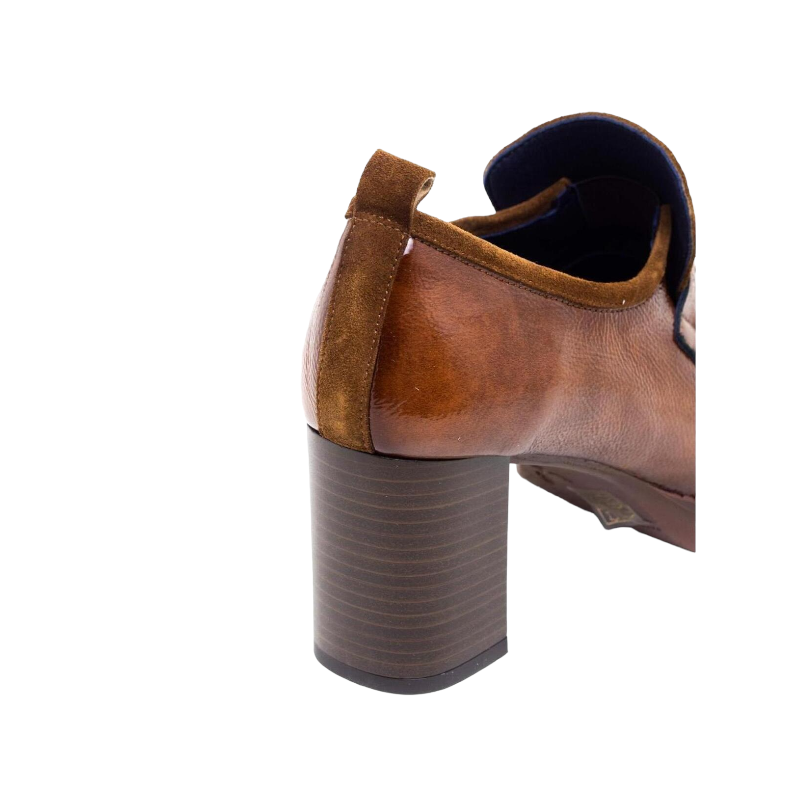 mocasin tacon plataforma goma piel acharolada linea naca fabricado en españa