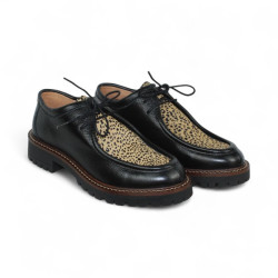 zapato tipo walabee combinado piel pelo print leopardo modelo yakka print