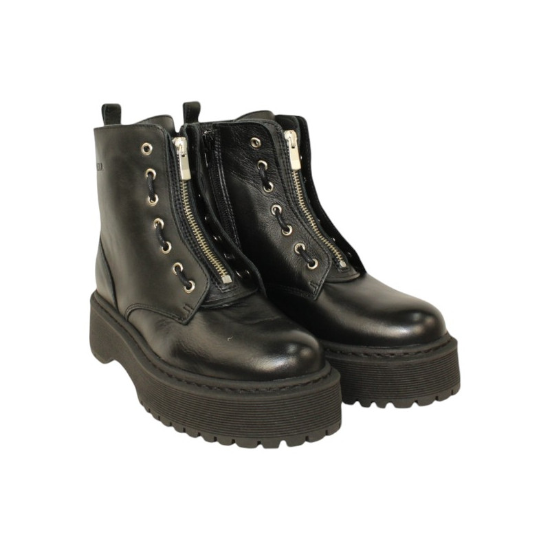 Moneka Step Zipper