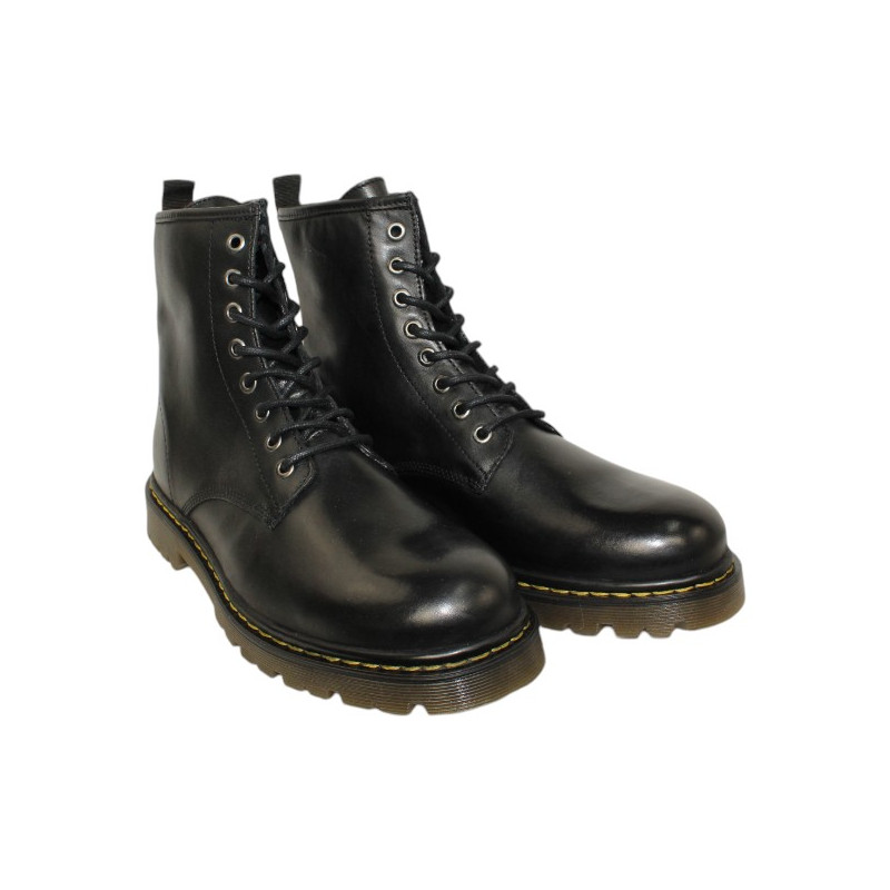 Moneka Militar
