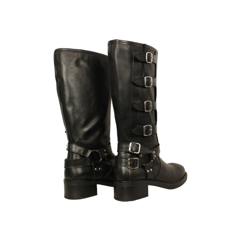 bota tipo biker con hebillas laterales y punta cuadrada modelo yamiha en piel
