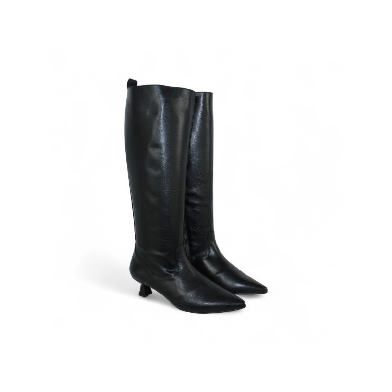 bota con tacon fino 5 cm modelo botak
