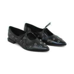 zapato con cordon tacon 3 con adornos metal y piso goma flexible