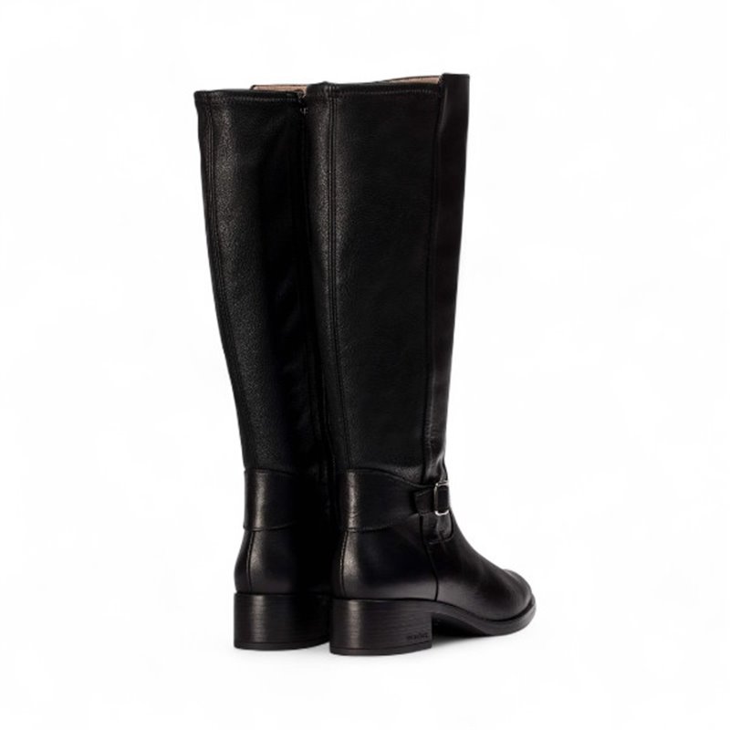 bota montar con trasera elástica y hebilla lateral