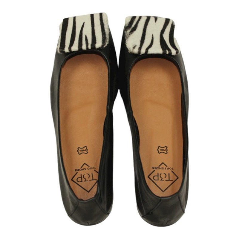 bailarina con punta cuadrada con adorno animal print y piso topflex