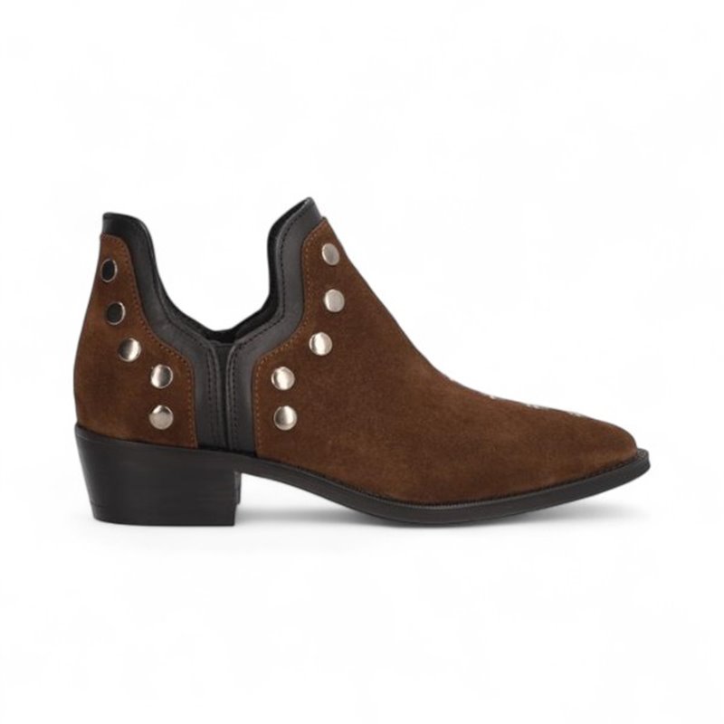 botin cowboy con remaches linea cecile