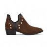 botin cowboy con remaches linea cecile
