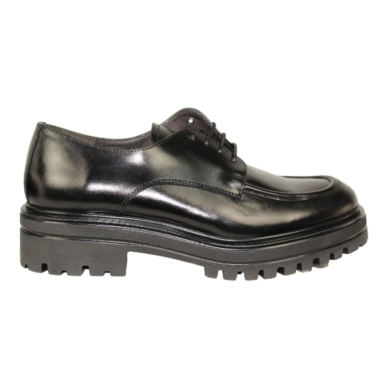 zapato cordon con piso track ligero y bordon mocasin fabricado en españa
