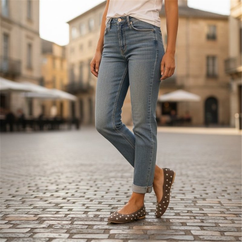 bailarina con aplicaciones metal