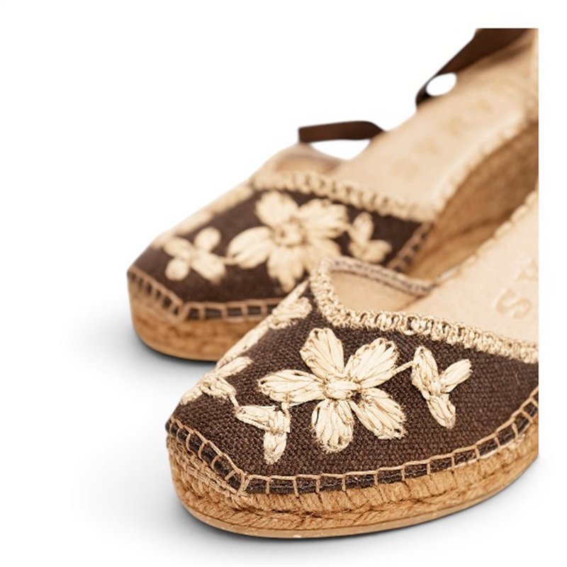 Alhamas Romero cuña bordada marrón