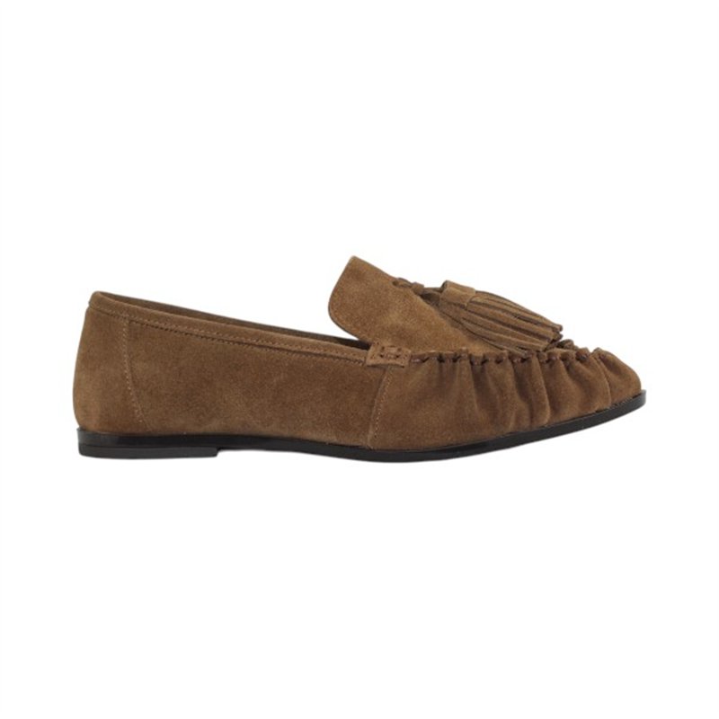 mocasin con borlas